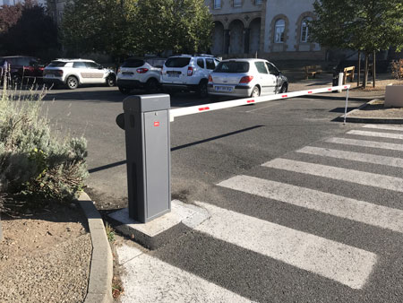 ::Barrière avec controle d'accès